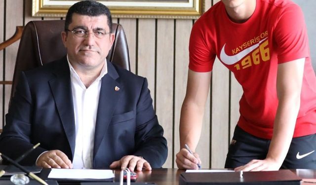 Kayserispor’da iç transfer harekatı! Genç futbolcu ile anlaşma yapıldı
