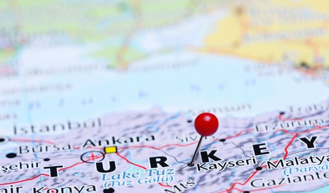 Komşuda tehlike büyüyor! 1 kişi öldü, 8 kişi hastaneye kaldırıldı