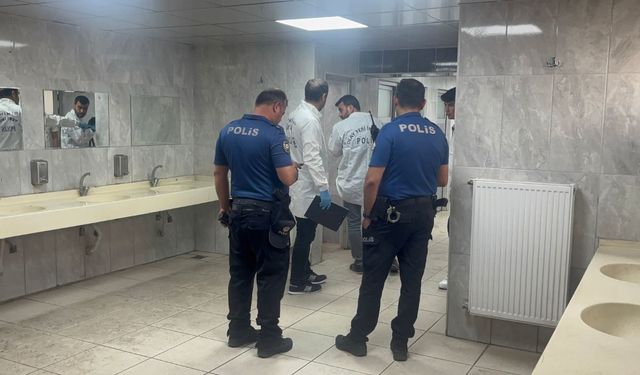 Camide esrarengiz olay! Baygın bulundu, hastanede hayatını kaybetti