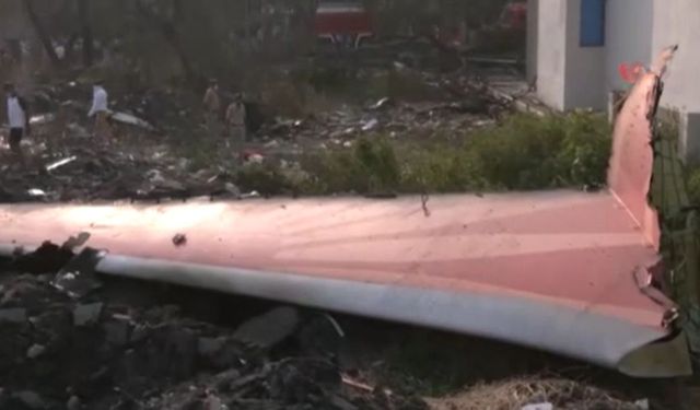 Uçak kazasında acı bilanço: Ölü sayısı 294'e ulaştı!