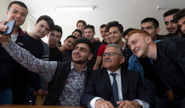 Kayseri'de 631 lise öğrencisine ücretsiz hazırlık kursu!