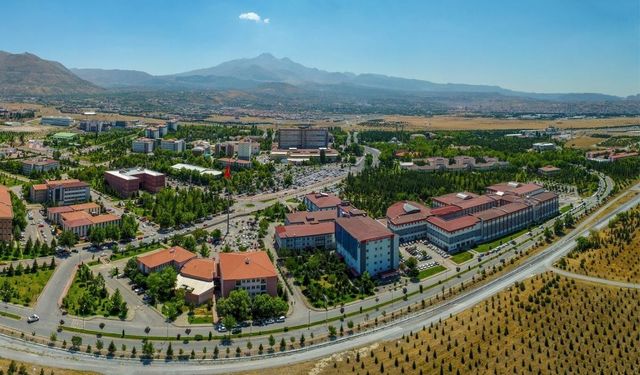 Kayseri'de üniversitelerden büyük başarı! 3 tanesi ilk binde