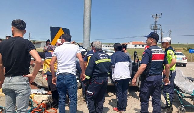 Kavşakta korkunç kaza: Ölü ve yaralılar var!