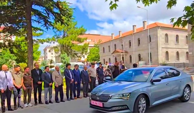 Develi'nin yeni kaymakamı resmen göreve başladı! Bakın nasıl karşılandı