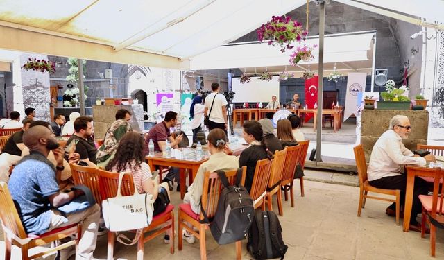 Erciyes Üniversitesi'nde bu kafe başka kafe! Uzman isim konuk oldu
