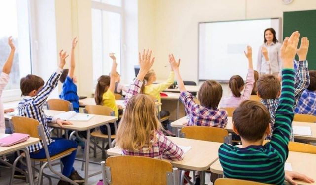MEB 15 bin sözleşmeli öğretmen alımı için düğmeye bastı!