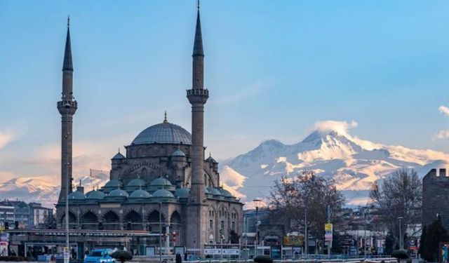 Kayseri'de bugün namaz vakitleri: 24 Haziran Salı