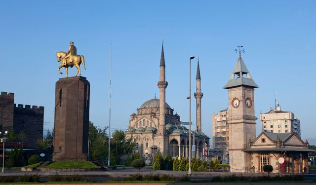 Pınarbaşı ve Sarız’ın ilginç benzerliği! Aynı memleketten geldiler!