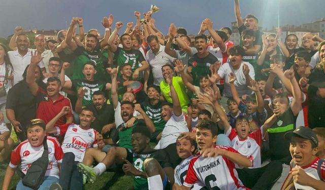 İkinci Amatör'de iki takım şampiyon oldu! Mutlu sona ulaştılar