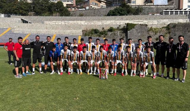Talas Belediyespor U15 takımı Türkiye şampiyonu!