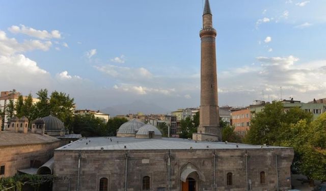 Kayseri'de bugün namaz vakitleri: 18 Temmuz Cuma