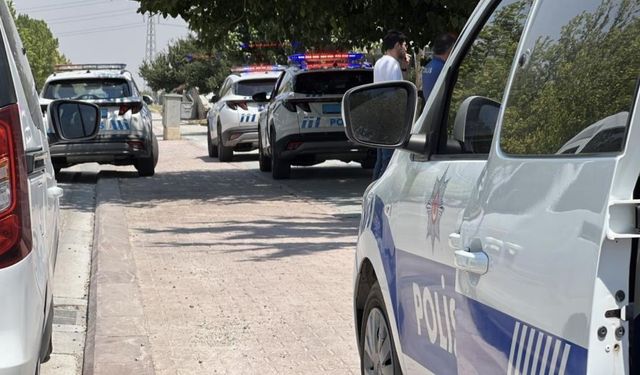 Boşanma krizi kanlı bitti! Eşi ve kayınbiraderini bıçakladı