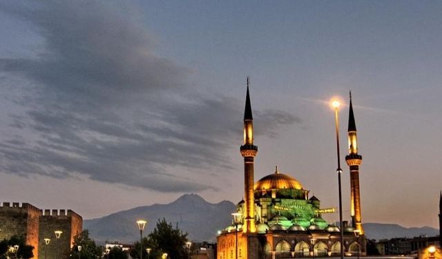 Cuma Hutbesi'nde Gazze vurgusu: Firavunlar kaybetti, Musalar kazandı!