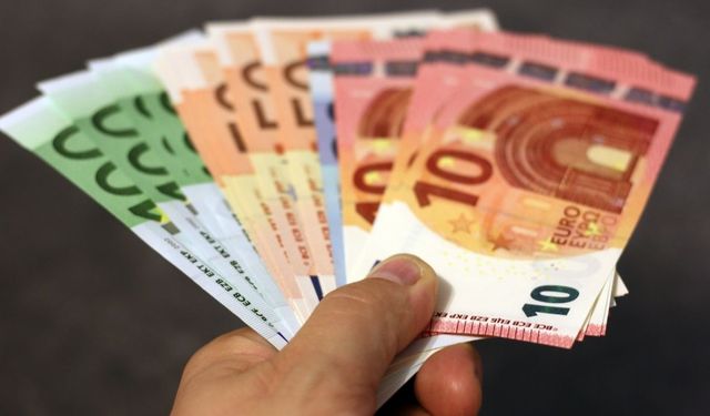 Elinde döviz bulunduranlar dikkat! Uzmanı uyarıları sıraladı