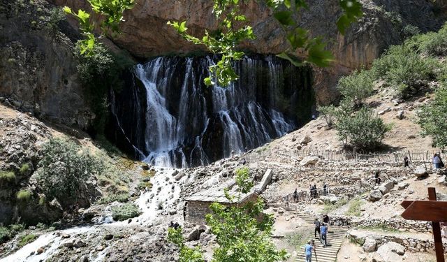Mersin'den kaçıp Kayseri'ye akın ediyorlar!