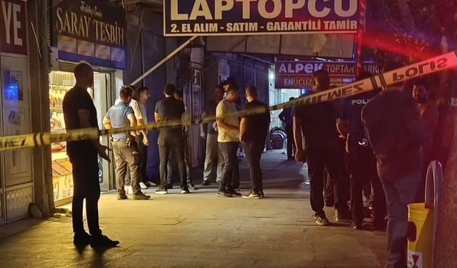 Akşam yemeğinde çıkan tartışmada kan aktı! Eşini başından vurdu