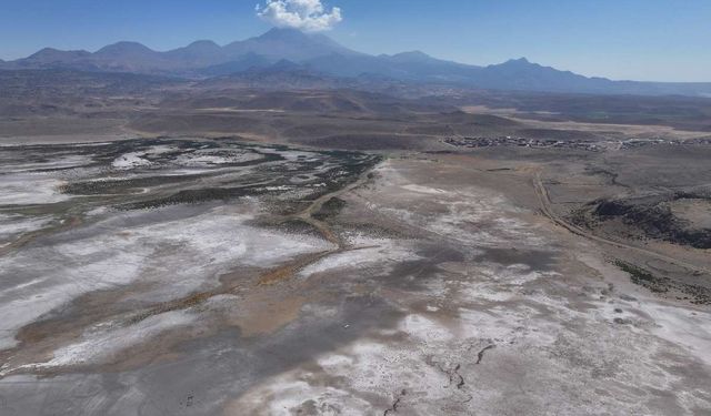 Burası ne Arabistan ne Libya! Kayseri’nin ‘Çöl Gölü’ tamamen kurudu