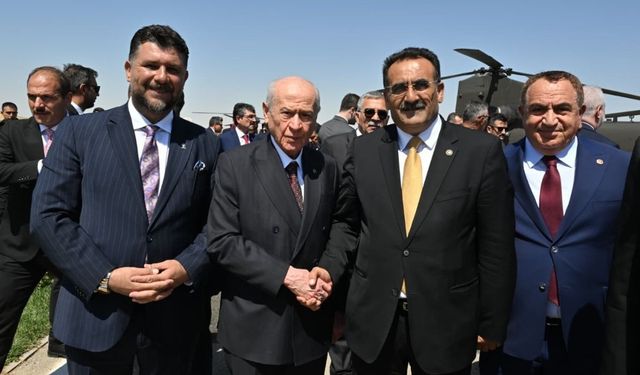 Devlet Bahçeli'den sürpriz poz! Yanındaki isim dikkat çekti