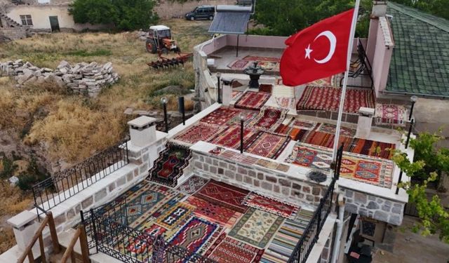 Yüz yıllık halılar havalandırıldı, Ağırnas renk cümbüşüne sahne oldu
