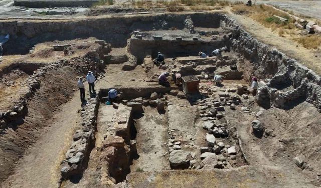 Kayseri Kültepe'de sarayın yanında şaşırtan keşif