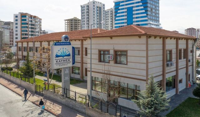 Kaymek LGS’de 308 öğrenciyi hayalindeki liseye yerleştirdi