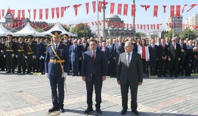 Kayseri’de Zafer Bayramı coşkusu tenis kortlarına taşınıyor