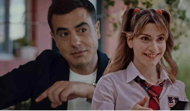 Genç oyuncu eski rol arkadaşının mesajlarını ifşa etti: Evli ve ünlü diye sustum!