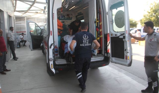 Sokak ortasında husumetli kavgası! 2 kişi bıçaklandı