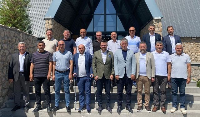 Çopuroğlu, AK Parti Kayseri ilçe başkanlarıyla yatırım ve proje değerlendirmesi yaptı