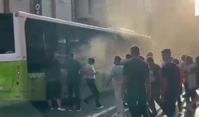 Adana’da belediye otobüsü seyir halinde alevlere teslim oldu