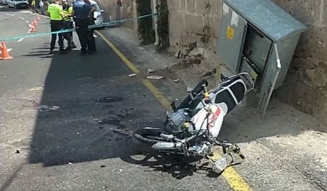 Okula motosikletle giden iki lise öğrencisi ağır yaralandı