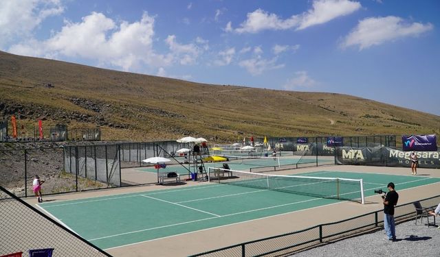 Dünyanın en iyi sporcuları Erciyes’e geliyor