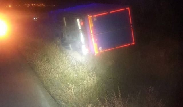 Nevşehir’de devrilen kamyonun sürücüsü hayatını kaybetti