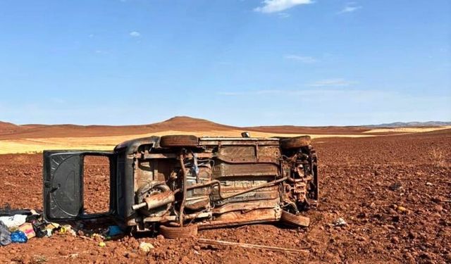 Kavun tezgahına çarpan araç takla attı : 1 Kişi ağır yaralandı