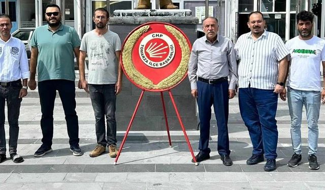 Başkan Aydın elinde çelenkle nereye gitti?