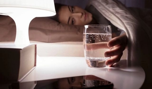 Uyurken sakın bunu yapmayın: Beyne zarar verdiği açıklandı