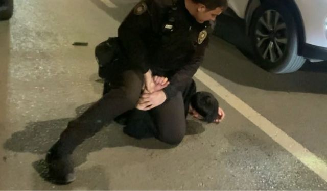 ‘Eşime küfrettin’ diyerek dükkan bastılar: Polis ve gazetecilere saldırdılar!