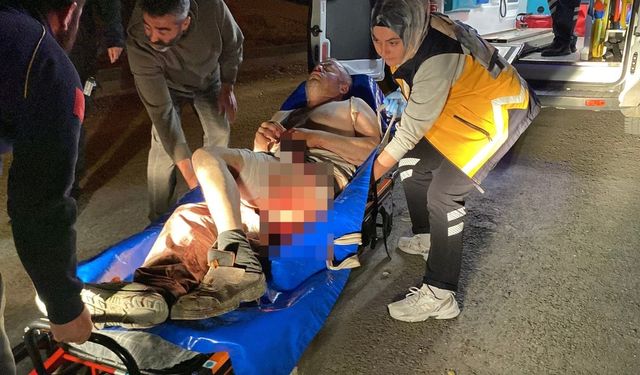 Aksaray’da parkta bıçaklandı, yürüyerek evine gitti!