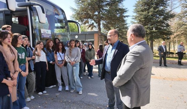 Başkan Büyükkılıç’tan üniversitelilere kültür yolu desteği