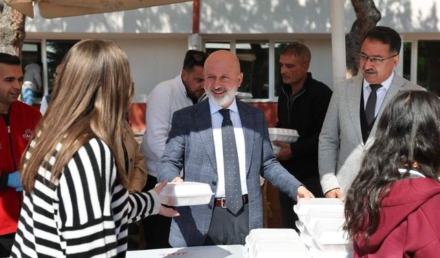 Başkan Çolakbayrakdar: 'Güçlü Türkiye’yi gençlerle inşa edeceğiz'