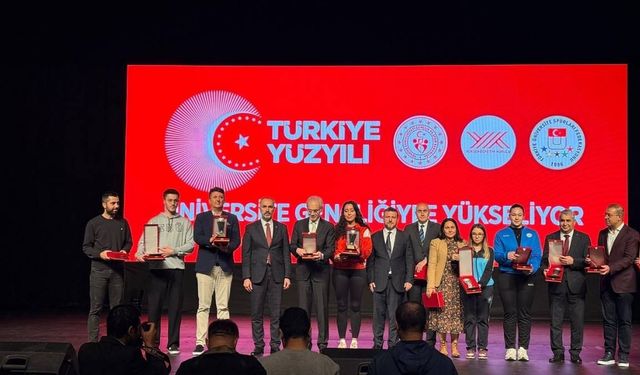 Erciyes Üniversitesi üniversite sporlarında üç ödülle zirveye çıktı!