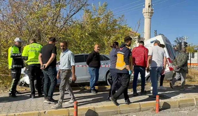 Hastaneye giden doktor ambulansla çarpıştı: 1’i doktor 7 kişi yaralandı!