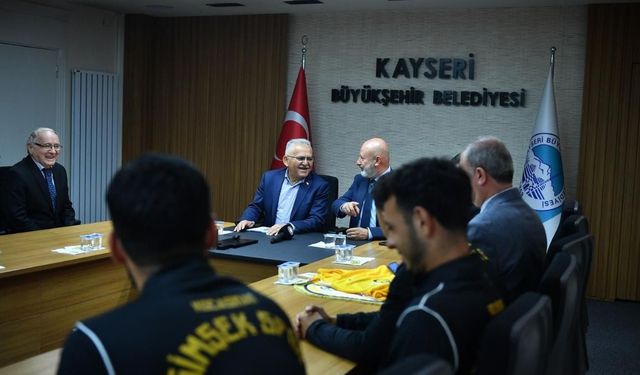 Başkan Büyükkılıç’tan amatör futbola tam destek