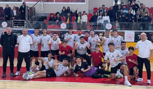 Kayseri Elit Voleybol Spor Kulübü ilk maçında fırtınalar estirdi