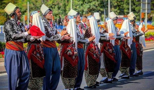 Kayseri’nin asırlık giyim kültürü: El işlemeli gelenekler zamana meydan okuyor!