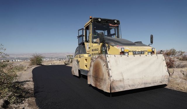 Kayseri’de ulaşım atağı! Melikgazi Belediyesi 4000 ton asfaltla ulaşımı güçlendiriyor