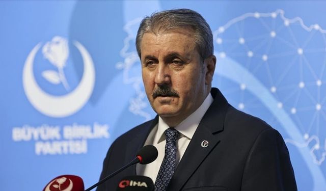 Mustafa Destici’den sert tepki “Gazi Meclis’e yapılan hadsizlik, Türk milletine meydan okumadır”