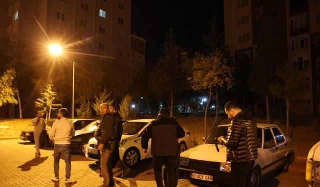 Nevşehir’de kayınbabasını yaralayan genç polise saksı itfaiyeye yanan yastık fırlattı!