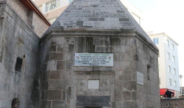 Akşemseddin’in Öğrencisi Şeyh Tennurî’nin türbesi, Kayseri’de asırlardır ayakta!