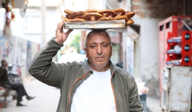 15 yıl KPSS’ye çalışan simitçi 49 yaşında atandı!